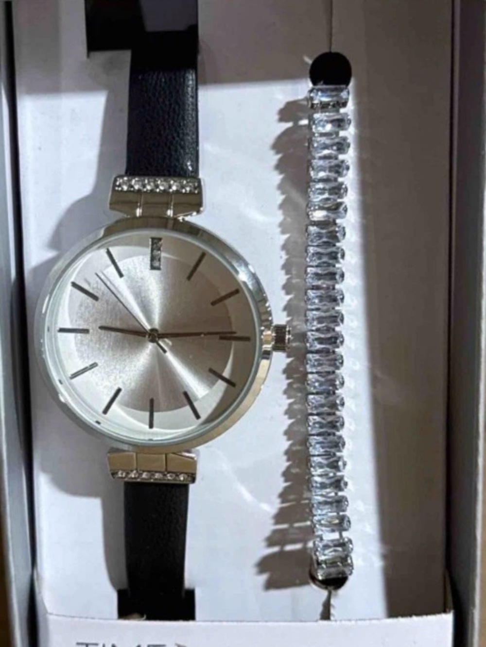 (NWT)Silver Rhinestone Crystal Watch with Classic Black  Strap Watch NEW IN BOX